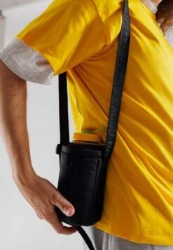 BAGGUPuffy Water Bottle Sling - Black