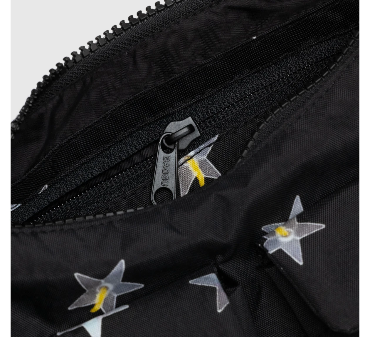 Baggu / Stars Cargo Shoulder Bag 3 Baggu / Stars Cargo Shoulder Bag - Image 3