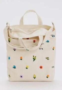 BAGGUZip Duck Bag - Embroidered Ditsy Floral 5 BAGGUZip Duck Bag - Embroidered Ditsy Floral -Baggu Lifestyle Cheap Store Zip Duck Bag Embroidered Ditsy Floral 20231025103516 2