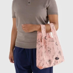 Baby Baggu Ballet Icons -Baggu Lifestyle Cheap Store person using baby baggu ballet icons