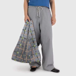 Standard Baggu Beaded Plaid 5 Standard Baggu Beaded Plaid -Baggu Lifestyle Cheap Store person using standard baggu beaded plaid