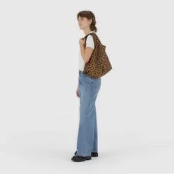 Standard Baggu Leopard -Baggu Lifestyle Cheap Store person using standard baggu leopard