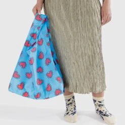 Standard Baggu Keith Haring Hearts -Baggu Lifestyle Cheap Store standard baggu keith haring hearts close up of person holding
